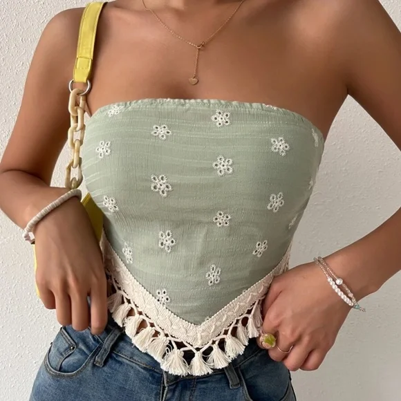 Boho Pastel Green Floral tassel Hem Crop Top - Picture 1 of 4